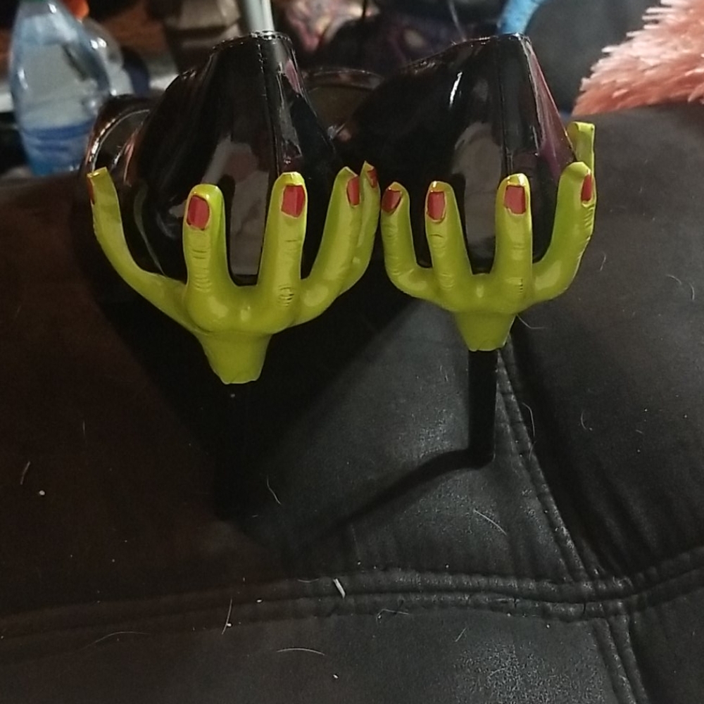 Zombie heels